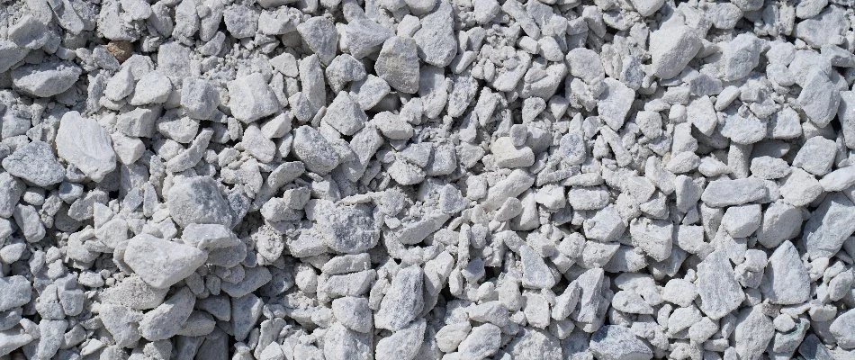 White marble rocks as ground cover in Orlando, FL.