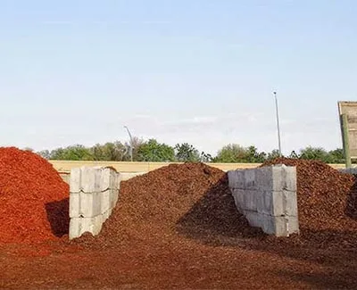 We sell mulch in bulk or by the bag at our Orlando plant nursery.